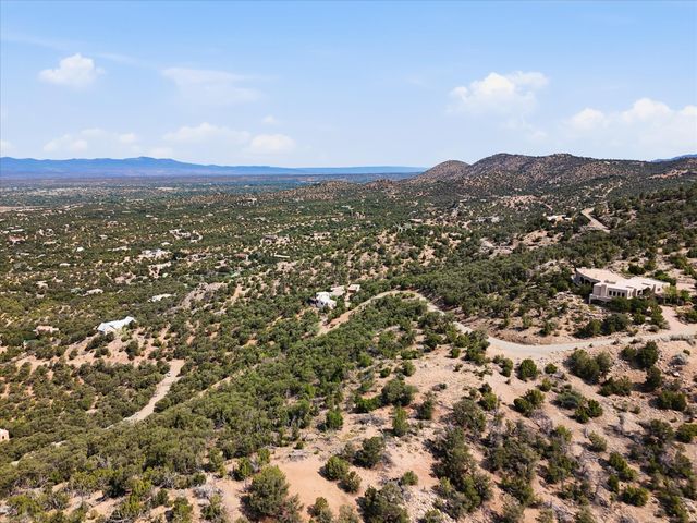 86 Coyote Mountain Road, Santa Fe, NM 87505