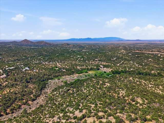 86 Coyote Mountain Road, Santa Fe, NM 87505