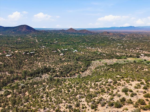 86 Coyote Mountain Road, Santa Fe, NM 87505