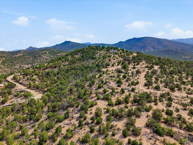 86 Coyote Mountain Road, Santa Fe, NM 87505