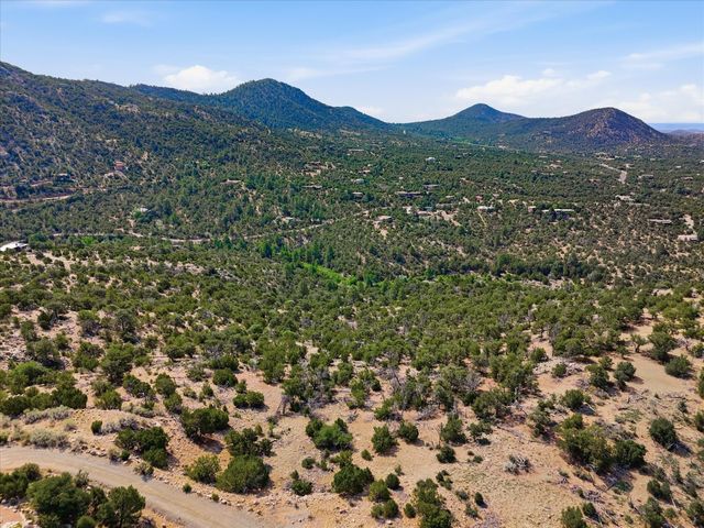 86 Coyote Mountain Road, Santa Fe, NM 87505