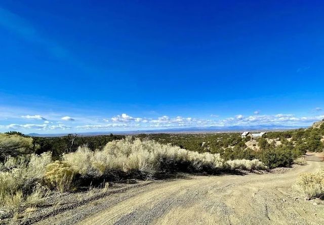 86 Coyote Mountain Road, Santa Fe, NM 87505
