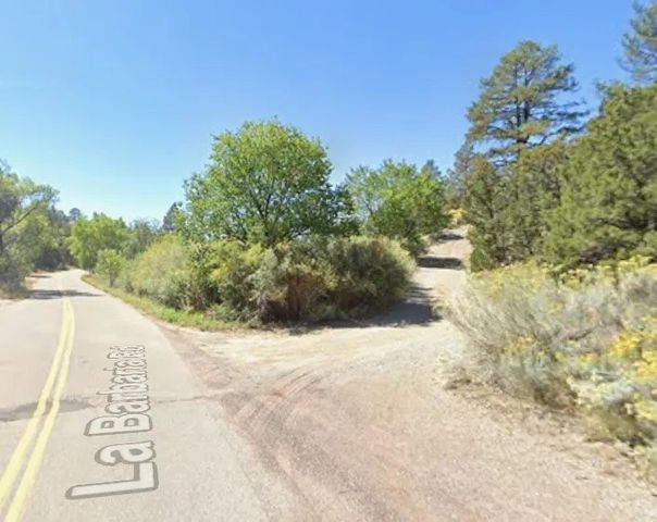 86 Coyote Mountain Road, Santa Fe, NM 87505