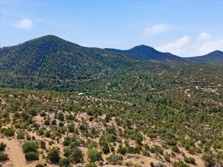 86 Coyote Mountain Road, Santa Fe, NM 87505