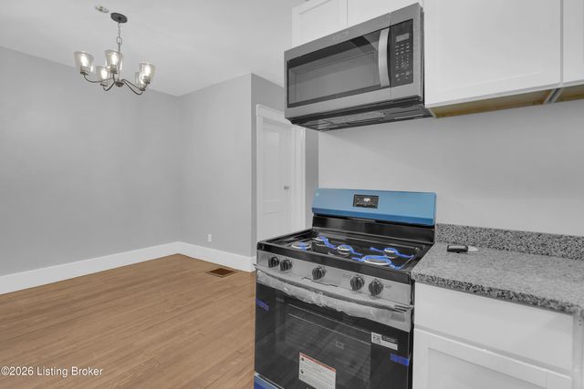 3222 W Market St, Louisville, KY 40212