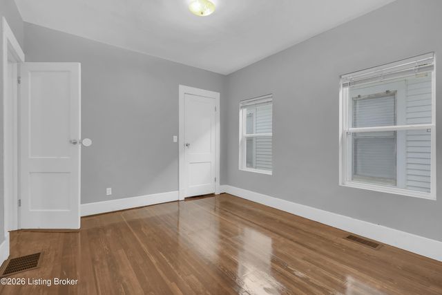 3222 W Market St, Louisville, KY 40212