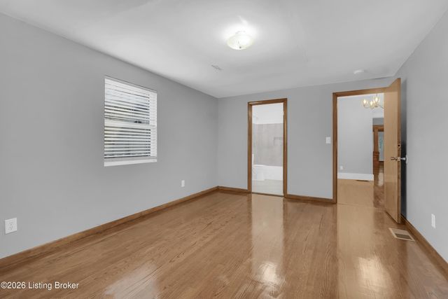 3222 W Market St, Louisville, KY 40212