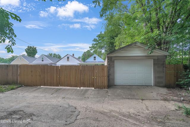 3222 W Market St, Louisville, KY 40212