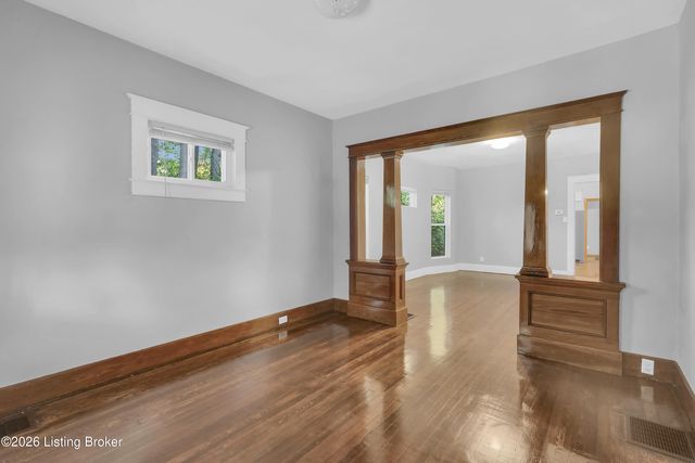 3222 W Market St, Louisville, KY 40212