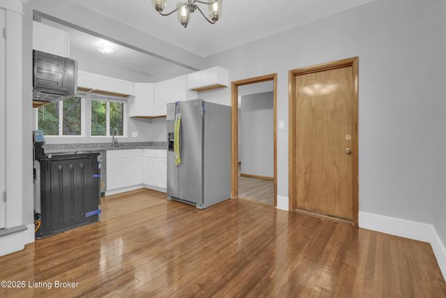 3222 W Market St, Louisville, KY 40212