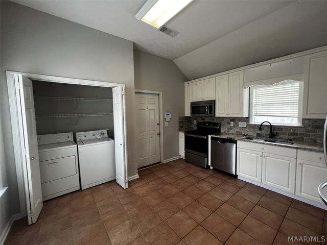 8706 Stoneridge Place, Montgomery, AL 36117