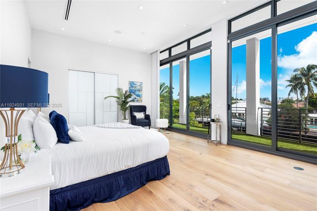 2700 NE 18th St, Fort Lauderdale, FL 33305