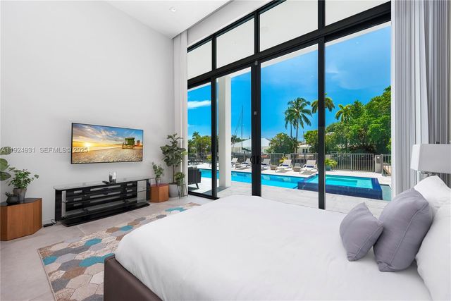 2700 NE 18th St, Fort Lauderdale, FL 33305