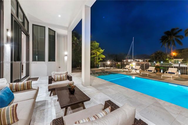 2700 NE 18th St, Fort Lauderdale, FL 33305