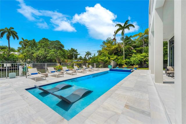 2700 NE 18th St, Fort Lauderdale, FL 33305