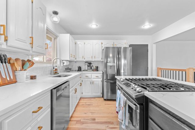 2020 West Cantebury Street, Springfield, MO 65810