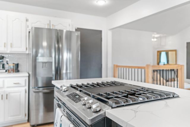 2020 West Cantebury Street, Springfield, MO 65810
