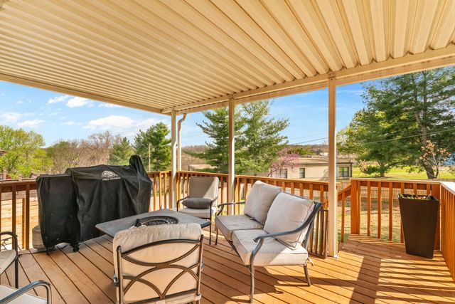 2020 West Cantebury Street, Springfield, MO 65810