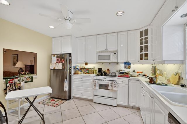 782 Nantucket Circle 782, Lake Worth, FL 33467