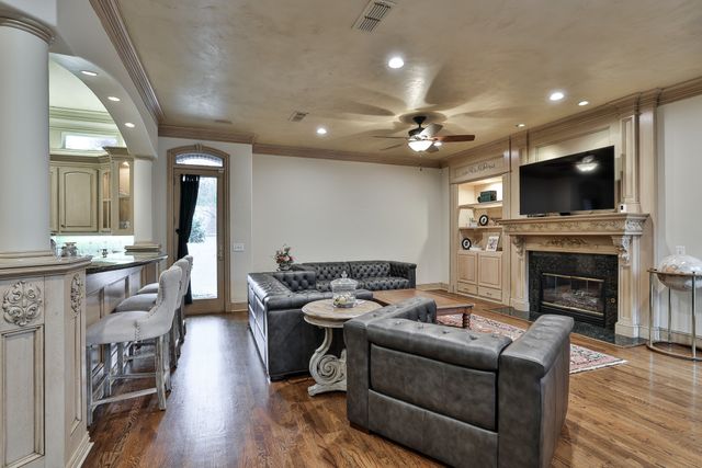 6805 Laurel Valley Drive, Fort Worth, TX 76132