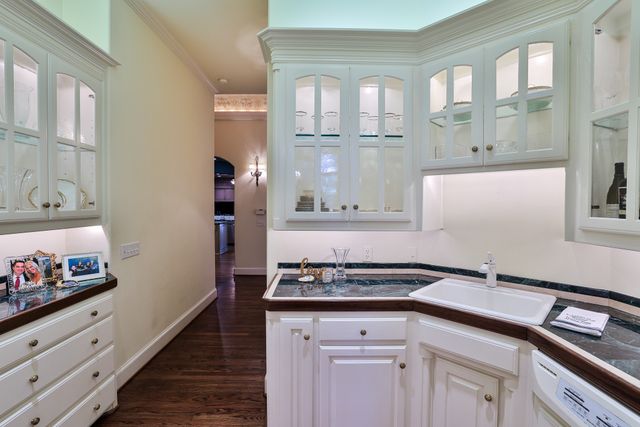 6805 Laurel Valley Drive, Fort Worth, TX 76132