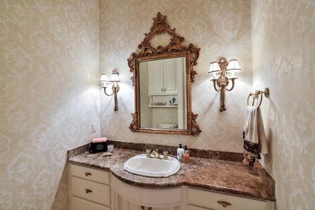 6805 Laurel Valley Drive, Fort Worth, TX 76132