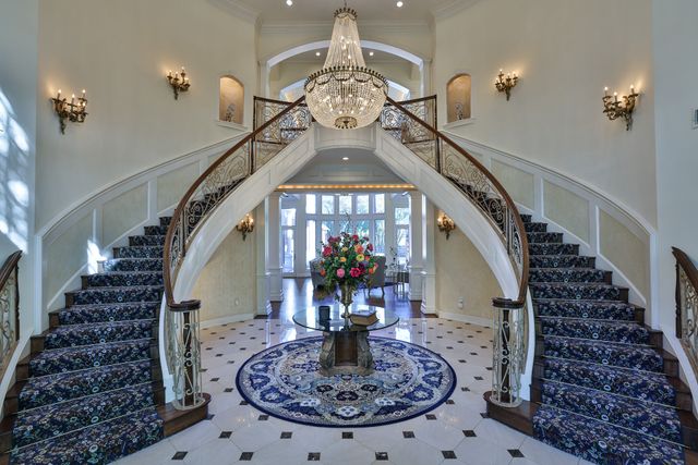 6805 Laurel Valley Drive, Fort Worth, TX 76132