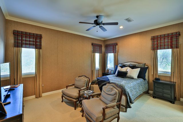 6805 Laurel Valley Drive, Fort Worth, TX 76132