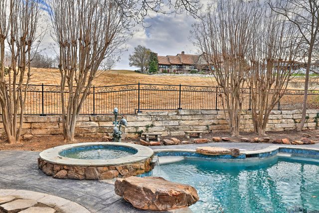 6805 Laurel Valley Drive, Fort Worth, TX 76132