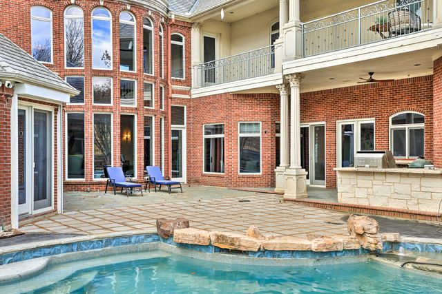 6805 Laurel Valley Drive, Fort Worth, TX 76132