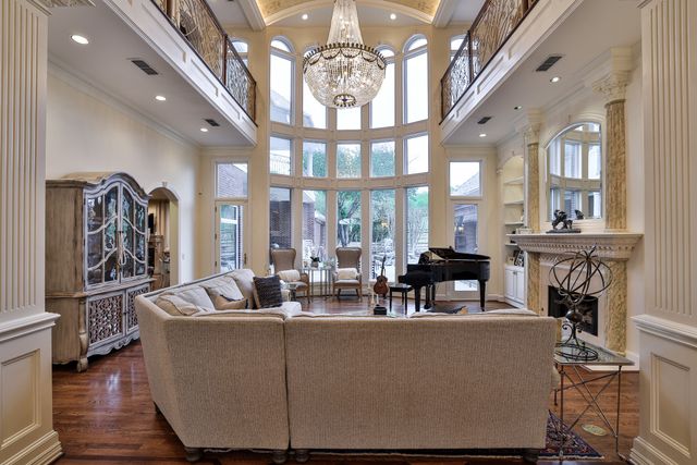 6805 Laurel Valley Drive, Fort Worth, TX 76132