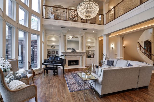 6805 Laurel Valley Drive, Fort Worth, TX 76132