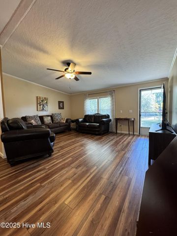 211 Beachwood Drive NW, Calabash, NC 28467