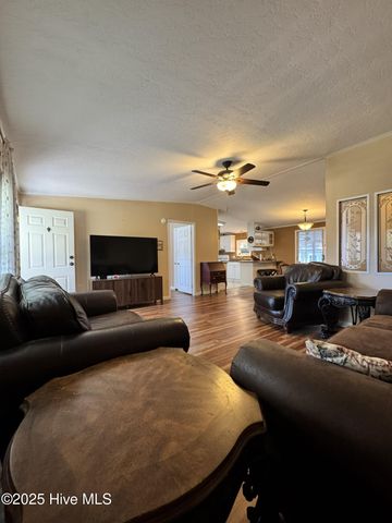 211 Beachwood Drive NW, Calabash, NC 28467