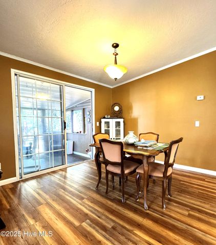 211 Beachwood Drive NW, Calabash, NC 28467