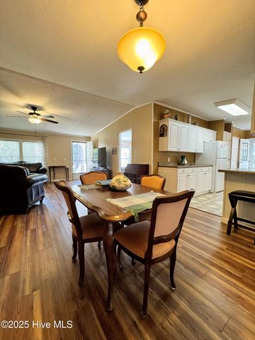 211 Beachwood Drive NW, Calabash, NC 28467