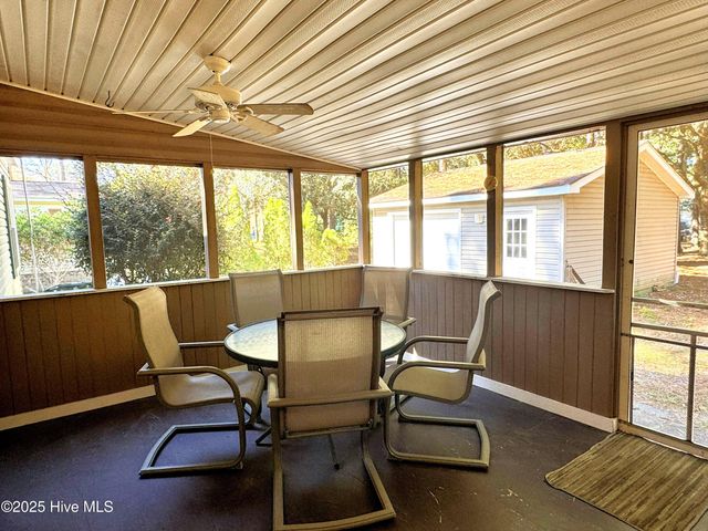 211 Beachwood Drive NW, Calabash, NC 28467