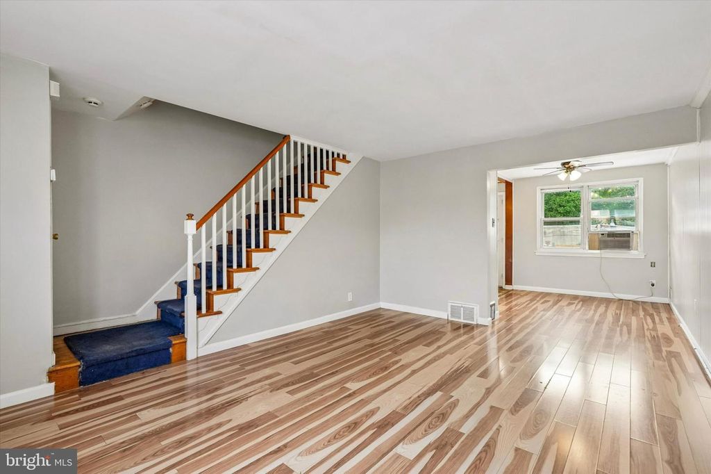 5954 NEWTOWN AVE, PHILADELPHIA, PA 19120 — photo 2