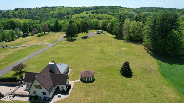 19 Polk Way, Poestenkill, NY 12196