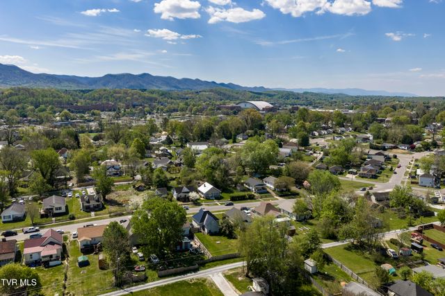 424 Hamilton Street, Johnson City, TN 37604