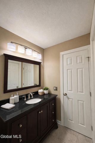 84 Ziemke Farm Lane, Cohoes, NY 12047