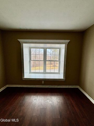 84 Ziemke Farm Lane, Cohoes, NY 12047