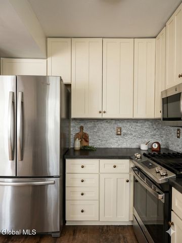 84 Ziemke Farm Lane, Cohoes, NY 12047