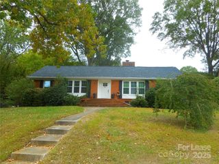 8917 Nottoway Drive, Charlotte, NC 28213