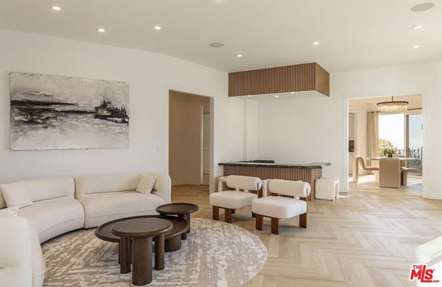 560 Chalette Drive, Beverly Hills, CA 90210