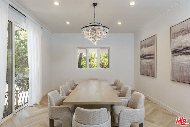 560 Chalette Drive, Beverly Hills, CA 90210