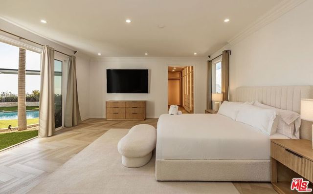 560 Chalette Drive, Beverly Hills, CA 90210