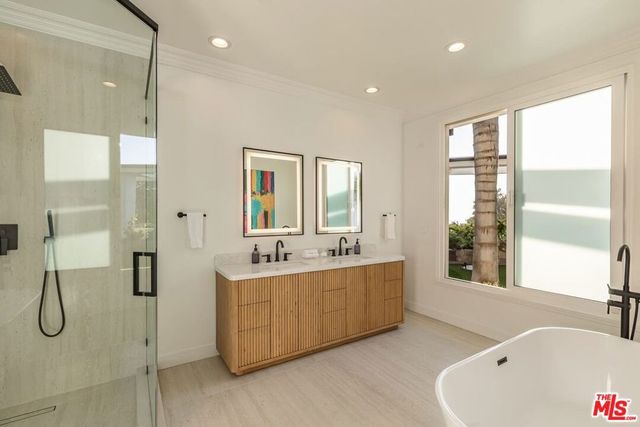 560 Chalette Drive, Beverly Hills, CA 90210