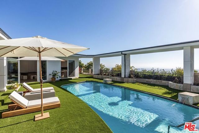 560 Chalette Drive, Beverly Hills, CA 90210