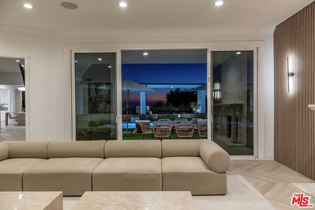 560 Chalette Drive, Beverly Hills, CA 90210